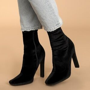 NWT! Lulus Loriah Black Velvet Square Toe Mid-calf Boots - Size 8.5